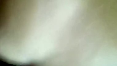 Gozando na namorada do corno