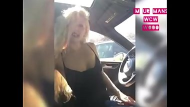 teen fucking herself in her audi
