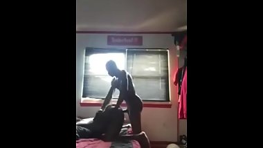 Quand je punis ma cousine, je filme la scÃ¨ne