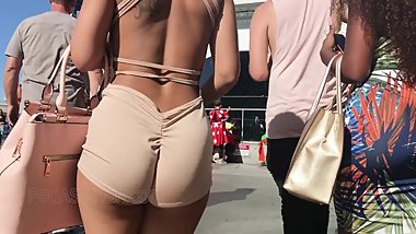 Sexy Ebony Slut Showing Ass Camel-toe And Her sexy Little Tittys