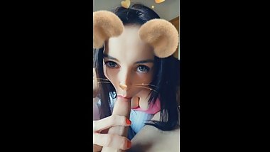 Mamada en Snapchat manteniendo contacto visual hasta correrse