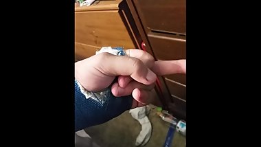 Hot 18 year old sings chandelier