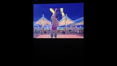 Stitch at her cake )